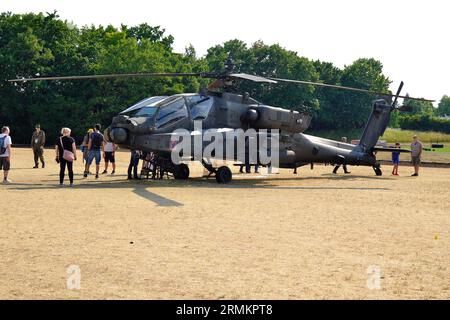 Boeing AH-64 Apache hélicoptère de combat bimoteur lourd de l'armée américaine, Bundeswehr Day, Munich, Bavière, Allemagne Banque D'Images