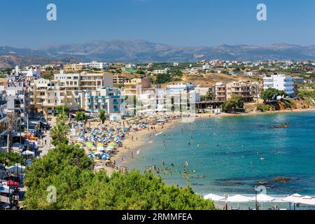La station balnéaire de Nea Chora dans la ville de Chania en Crète occidentale (Grèce) Banque D'Images