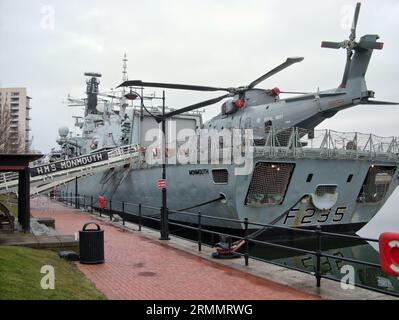 HMS Monmouth Type 23 Frigateberthed in Cardiff Docks 2008, quai port visite du navire de guerre de la Royal Navy Banque D'Images