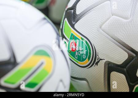 Balles de match marquées Carabao Cup avant le match de la Carabao Cup Wolverhampton Wanderers vs Blackpool à Molineux, Wolverhampton, Royaume-Uni, le 29 août 2023 (photo Gareth Evans/News Images) dans, le 8/29/2023. (Photo Gareth Evans/News Images/Sipa USA) crédit : SIPA USA/Alamy Live News Banque D'Images