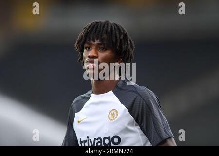 Ato Ampah (65 Chelsea) échauffement lors du match du trophée EFL entre MK dons et Chelsea au Stadium MK, Milton Keynes le mardi 29 août 2023. (Photo : Kevin Hodgson | MI News) crédit : MI News & Sport / Alamy Live News Banque D'Images