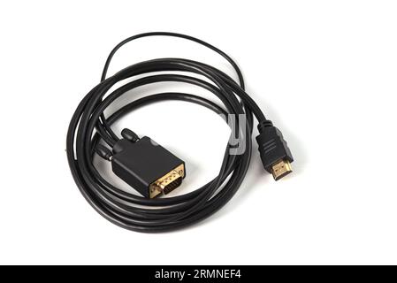 HDMI vers VGA et adaptateur audio sur fond blanc. Permet aux utilisateurs de connecter des périphériques avec différents types d'écrans tels que des ordinateurs à des projecteurs ou o Banque D'Images