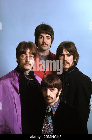 Les Beatles - photo du magazine Billboard, 20 juillet 1967 - Henry Grossman - tout ce dont vous avez besoin c'est de l'amour - bébé vous êtes un homme riche Banque D'Images