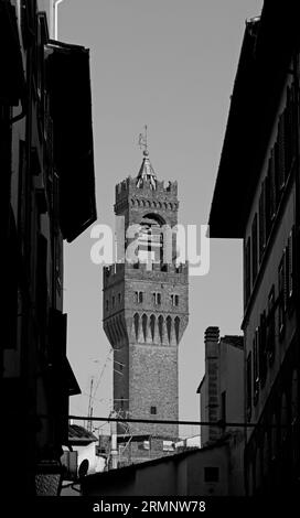 La tour du Palazzo Vecchio situé sur la Piazza Della Signoria à Florence, Italie août 2023, Banque D'Images