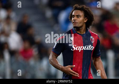 Joshua Zirkzee du Bologna FC regarde pendant le match de football Serie A entre la Juventus FC et le Bologna FC. Banque D'Images