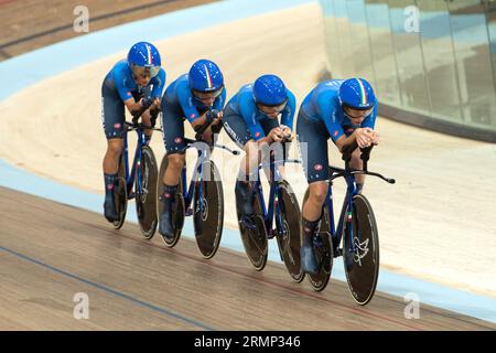 L'équipe italienne de poursuite par équipe féminine lors des qualifications aux Championnats du monde de cyclisme sur piste UCI, le 4 août 2023 Banque D'Images