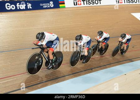 L'équipe japonaise de poursuite par équipe féminine lors de leur course de qualification, Championnats du monde de cyclisme sur piste UCI, 4 août 2023 Banque D'Images