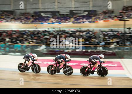 Jennifer Valente, Chloe Dygert et Lilly Williams de la poursuite par équipe féminine américaine lors des qualifications aux Championnats du monde de cyclisme sur piste UCI. Banque D'Images