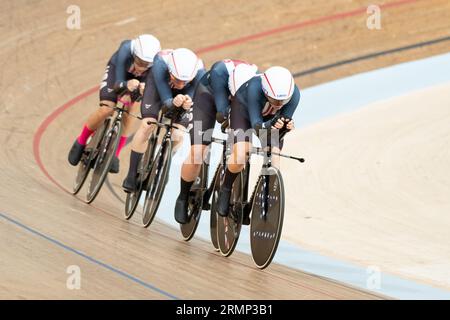 L'équipe américaine de poursuite féminine avec Chloe Dygert, Jennifer Valente, Lilly Williams lors des qualifications aux Championnats du monde de cyclisme sur piste UCI. Banque D'Images