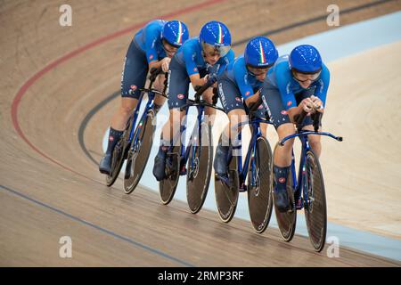 L'équipe italienne de poursuite par équipe féminine lors des qualifications aux Championnats du monde de cyclisme sur piste UCI, le 4 août 2023 Banque D'Images