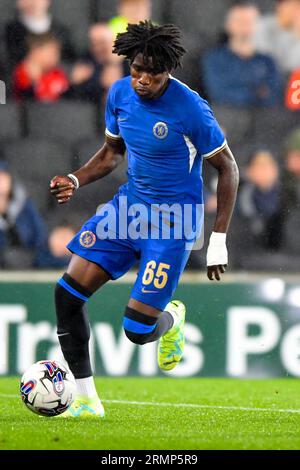 ATO Ampah (65 Chelsea) court avec le ballon lors du match du trophée EFL entre MK dons et Chelsea au Stadium MK, Milton Keynes le mardi 29 août 2023. (Photo : Kevin Hodgson | MI News) crédit : MI News & Sport / Alamy Live News Banque D'Images