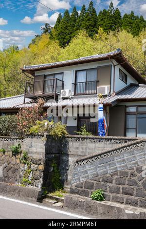 Japon, Kyushu, district de Bungo, préfecture d'Oita. Maison de classe moyenne. Banque D'Images