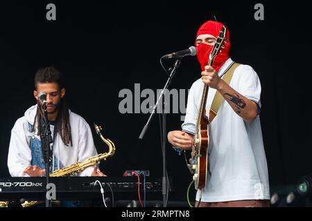 Le chanteur et guitariste Fatboy du groupe Dublin Bricknasty au Green Man Festival au pays de Galles, Royaume-Uni, août 2023. Photo : Rob Watkins Banque D'Images