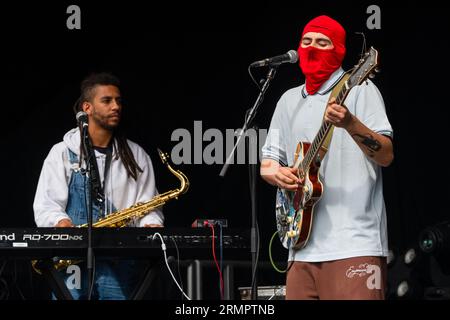 Le chanteur et guitariste Fatboy du groupe Dublin Bricknasty au Green Man Festival au pays de Galles, Royaume-Uni, août 2023. Photo : Rob Watkins Banque D'Images