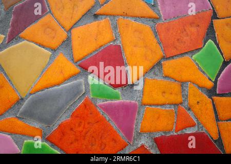 Partie d'un mur de mosaïque. Utile comme arrière-plan coloré. Banque D'Images
