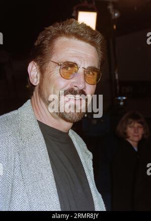 LOS ANGELES, CALIFORNIE. 11 mars 1996 : l'acteur James Brolin à la première de Executive Decision au Mann Village Theatre, Westwood. Photo : Paul Smith / Featureflash Banque D'Images