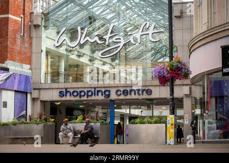 CROYDON, LONDRES- 29 AOÛT 2023 : Whitgift Centre- Grand centre commercial dans le centre-ville de Croydon Banque D'Images