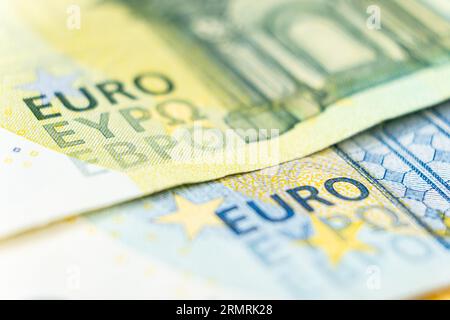 Euro monnaie macro, vingt, cinquante et cent euro gros plan Banque D'Images