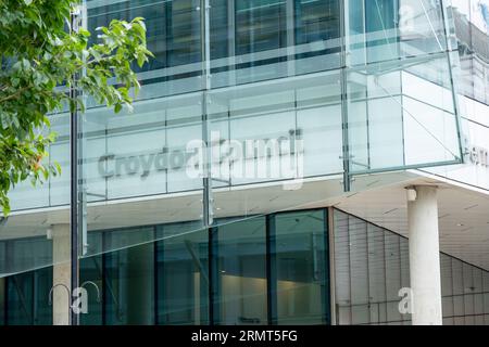 CROYDON, LONDRES - 29 AOÛT 2023 : Croydon Council Building - le siège de l'autorité gouvernementale locale pour l'arrondissement londonien de Croydon Banque D'Images