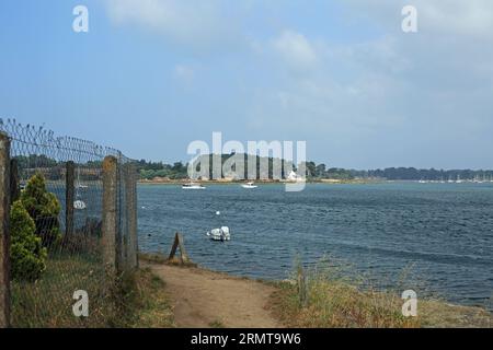 Sentier côtier sur Pointe du Logeo, le Logeo, Sarzeau, Morbihan, Bretagne, France Banque D'Images