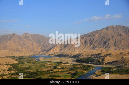 (140829) -- LAGHMAN, 28 août 2014 -- une photo prise le 28 août 2014 montre une vue de la province de Laghman dans l'est de l'Afghanistan.) (djj) AFGHANISTAN-LAGHMAN-LANDSCAPE AhmadxMassoud PUBLICATIONxNOTxINxCHN août 28 2014 la photo prise LE 28 2014 août montre une vue de la province dans l'est de l'Afghanistan Paysage PUBLICATIONxNOTxINxCHN Banque D'Images