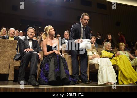 (140905) -- VENISE, 5 septembre 2014 -- l'acteur Ethan Hawke (3e L) assiste à la première de Good Kill qui est sélectionné pour la compétition principale lors du 71e Festival du film de Venise, au Lido de Venise, Italie, le 5 septembre 2014.) ITALIE-VENISE-FILM FESTIVAL-GOOD KILL LiuxLihang PUBLICATIONxNOTxINxCHN Venise sept 5 2014 acteur éthane Hawke 3rd l assiste à la première de Good Kill qui EST sélectionné pour la compétition principale lors du 71e Festival de Venise au Lido de Venise Italie LE 5 2014 septembre Italie Festival de Venise Good Kill PUBLICATIONxNOTxINxCHN Banque D'Images