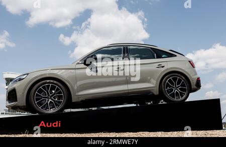 Minsk, Biélorussie, août 2023 - Audi Q5 Sportback SUV crossover électrique Banque D'Images