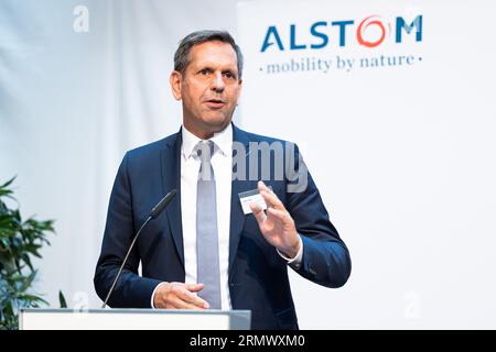 Brunswick, Allemagne. 30 août 2023. OLAF Lies (SPD), ministre de l'économie de Basse-Saxe, intervient lors de l'ouverture du nouveau centre de compétences du constructeur ferroviaire Alstom pour la région DACH (Allemagne, Autriche, Suisse). Crédit : Michael Matthey/dpa/Alamy Live News Banque D'Images