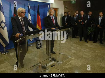 (141116) -- JÉRUSALEM, le 16 novembre 2014 -- le Premier ministre israélien Benjamin Netanyahu (L) et le ministre allemand des Affaires étrangères Frank-Walter Steinmeier en visite assistent à une conférence de presse au bureau du Premier ministre à Jérusalem, le 16 novembre 2014.) MIDEAST-JERUSALEM-ISRAEL-GERMANY-DIPLOMACY POOL/RonenxZvulun PUBLICATIONxNOTxINxCHN Jerusalem nov 16 2014 les premiers ministres israéliens Benjamin Netanyahu l et les ministres allemands des Affaires étrangères Frank Walter Stein Meier assistent à une conférence de presse AU bureau des premiers ministres à Jérusalem LE 16 2014 novembre LA PUBLICATION Mideast JERUSALEM Israel Germany Diplomacy Pool Diplomacy Pool Banque D'Images