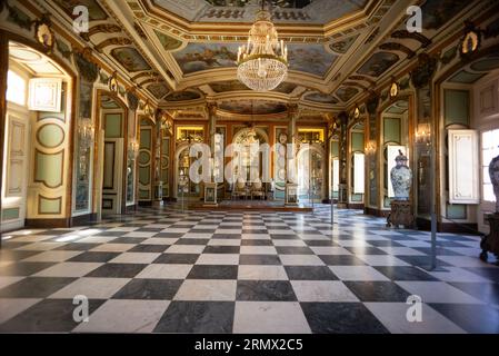 Palais royal de Queluz est un chef-d'œuvre de style Rococco d'inspiration française construit par le roi Pedro III en 1747, Lisbonne, Portugal. 30 août 2023 Banque D'Images