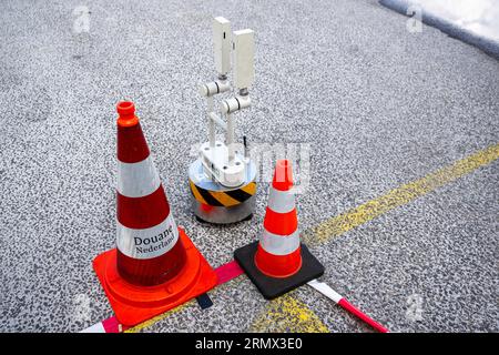 VLISSINGEN - Illustration image réalisée lors d'une visite de travail du roi Willem-Alexander et du secrétaire d'État Aukje de Vries aux Finances (exécutions et douanes) à la douane dans la zone portuaire de Vlissingen. Le thème de la visite était la lutte contre la criminalité subversive. ANP JONAS roosens netherlands Out - belgique Out Banque D'Images