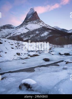 Stetind, montagne nationale de Norvège près de Narvik, nord de la Norvège Banque D'Images