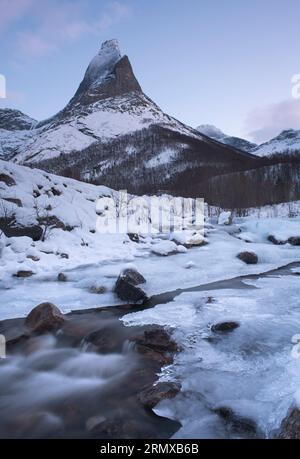 Stetind, montagne nationale de Norvège près de Narvik, nord de la Norvège Banque D'Images