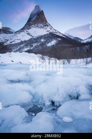 Stetind, montagne nationale de Norvège près de Narvik, nord de la Norvège Banque D'Images