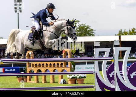 Milan, Italie. 30 août 2023. BENGTSSON Rolf-Goran de Suède chevauchant Zuccero pendant le Championnat d'Europe de saut d'obstacles FEI 2023, événement équestre le 30 août 2023 à l'hippodrome Snai San Siro à Milan, Italie pendant le Championnat d'Europe de saut d'obstacles 2023, course équestre internationale à Milan, Italie, août 30 2023 crédit : Agence photo indépendante/Alamy Live News Banque D'Images