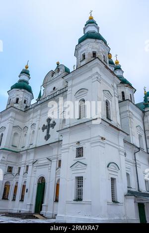 CHERNIHIV, UKRAINE - 27 DÉCEMBRE 2021 : le monastère de la Trinité à Chernihiv, Ukraine le 27 décembre 2021 Banque D'Images