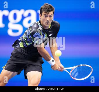 30 août 2023 : Sebastian Ofner (AUT) perd face à Frances Tiafoe (USA), 6-3, 6-1, 6-4 à l'US Open au Billy Jean King Ntional tennis Center à Flushing, Queens, New York, {USA} © Grace Schultz/csm Banque D'Images