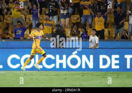 Monterrey, Mexique. 30 août 2023. 26 août 2023 ; Monterrey, Nuevo LeÃ³n, Mexique; Liga MX 2023 Apertura Fitth match entre UANL Tigres et Santos Laguna à EstÃ¡dio UniversitÃ¡rio. Tigres dessinant 1-1 woth Goal par #29 attaquant Tigres, Ozziel Herrera crédit obligatoire : Toby Tande/PXImages (crédit image : © Torbjorn Tande/PX Imagens via ZUMA Press Wire) USAGE ÉDITORIAL SEULEMENT! Non destiné à UN USAGE commercial ! Banque D'Images