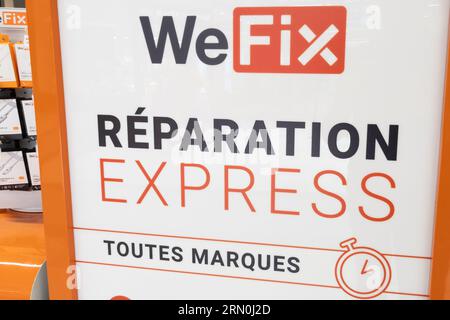 Bordeaux , France - 08 22 2023 : nous fixons Fnac logo shop signe et marque texte store mur wefix façade réparation de téléphone cellulaire électronique Banque D'Images