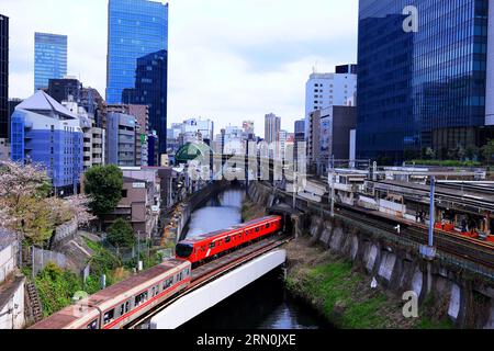 Gare d'Ochanomizu (célèbre gare pour les amateurs de chemin de fer) dans la ville de Chiyoda, Tokyo, Japon Banque D'Images