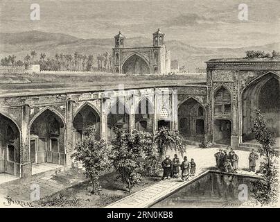 Khan Medrese, Shiraz. Province de Fars, Perse, Iran. Persia, Chaldea et Susiana par Jane Dieulafoy 1881-1882. Ancienne gravure du 19th siècle du Tour du monde 1906 Banque D'Images