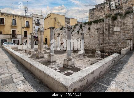 La vieille ville de Bari présente un certain nombre de magnifiques églises et cathédrales, comme les ruines de Santa Maria del Buonconsiglio Banque D'Images