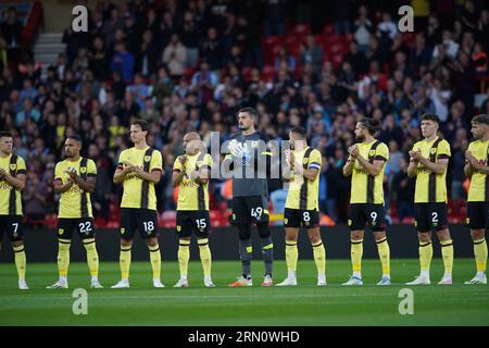 Burnley les joueurs de l'équipe première s'alignent avant Nottingham Forest contre Burnley FC au City Ground Nottingham pour le match de la Carabao Cup du 30 au 27 août 2023 Banque D'Images