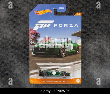 Kuala Lumpur, Malaisie - 31 août 2023 : Pack de Hot Wheels moulé sous pression modèle de voiture cardé pour la série Hot Wheels. Hot Wheels est une échelle de voitures de jouet moulé sous pression Banque D'Images