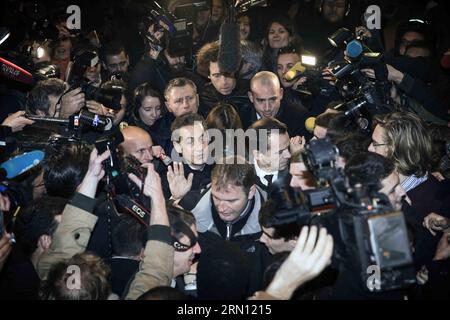 L’ancien président français Nicolas Sarkozy (C) arrive au siège de l’Union pour un mouvement populaire (UMP) à Paris, France, le 29 novembre 2014. L'ancien président français Nicolas Sarkozy a remporté samedi la course à la direction du parti conservateur de l'Union pour un mouvement populaire (UMP), une étape cruciale pour se porter candidat à la présidence en 2017. FRANCE-PARIS-NICOLAS SARKOZY-UMP LEADERSHIP EliennexLaurent PUBLICATIONxNOTxINxCHN l'ancien président français Nicolas Sarkozy C arrive AU siège de l'Union pour un mouvement populaire UMP à Paris France LE 29 2014 novembre l'ancien président français Nicola Banque D'Images