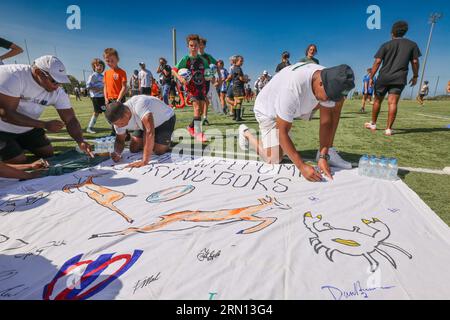 Lumio, France. 30 août 2023. Afrique du Sud joueur lors de la séance d'entraînement de l'équipe à Lumio, en Corse, sur l'île méditerranéenne française de Corse le 30 août 2023, avant la coupe du monde de rugby 2023 en France. Les champions du monde sud-africains de rugby poursuivent leur préparation en Corse, eux qui font de la Corse un pays hôte pour cette préparation à la coupe du monde. La Ligue Corse de Rugby avait prévu que les fans de ce sport se retrouvent à Lumio pour assister à l’entraînement des Springboks. Photo de Shootpix/ABACAPRESS.COM crédit : Abaca Press/Alamy Live News Banque D'Images