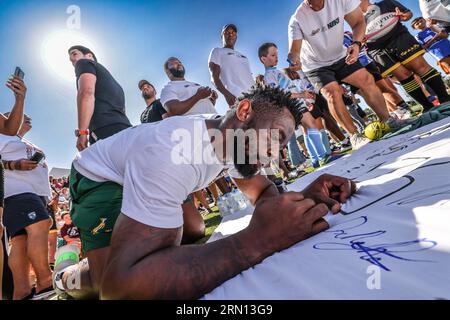Lumio, France. 30 août 2023. Afrique du Sud joueur lors de la séance d'entraînement de l'équipe à Lumio, en Corse, sur l'île méditerranéenne française de Corse le 30 août 2023, avant la coupe du monde de rugby 2023 en France. Les champions du monde sud-africains de rugby poursuivent leur préparation en Corse, eux qui font de la Corse un pays hôte pour cette préparation à la coupe du monde. La Ligue Corse de Rugby avait prévu que les fans de ce sport se retrouvent à Lumio pour assister à l’entraînement des Springboks. Photo de Shootpix/ABACAPRESS.COM crédit : Abaca Press/Alamy Live News Banque D'Images