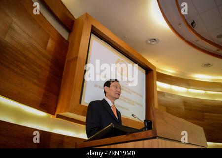 (141209) -- PRETORIA, le 9 décembre 2014 -- Zhang Ming, vice-ministre chinois des Affaires étrangères, s'adresse à la cérémonie d'ouverture de la 10e réunion des hauts fonctionnaires du Forum sur la coopération sino-africaine (FOCAC) à Pretoria, en Afrique du Sud, le 9 décembre 2014. La 10e réunion des hauts fonctionnaires de la FOCAC s’est ouverte ici mardi. )(yxb) AFRIQUE DU SUD-PRETORIA-FOCAC-CÉRÉMONIE D'OUVERTURE ZhaixJianlan PUBLICATIONxNOTxINxCHN Pretoria DEC 9 2014 Zhang Ming les vice-ministres chinois des Affaires étrangères prennent la parole lors de la cérémonie d'ouverture de la 10e réunion des hauts fonctionnaires du Forum SUR LA coopération Chine-Afrique FOCAC à Pretoria Sud A Banque D'Images