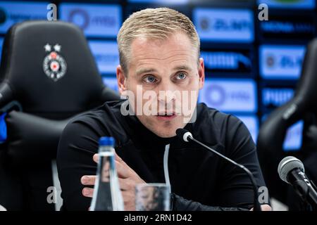 Belgrade, Serbie. 30 août 2023. L'entraîneur-chef Johannes Hoff Thorup du FC Nordsjaelland vu lors de la conférence de presse avant le match de qualification de l'UEFA Conference League entre Partizan Beograd et le FC Nordsjaelland au Stadion FK Partizan à Belgrade. (Crédit photo : Gonzales photo/Alamy Live News Banque D'Images