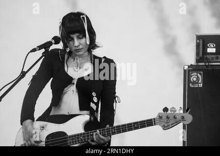 Alex Brady de Julie – un groupe grunge/shoegaze du comté d'Orange – au Green Man Festival au pays de Galles, Royaume-Uni, août 2023. Photo : Rob Watkins Banque D'Images